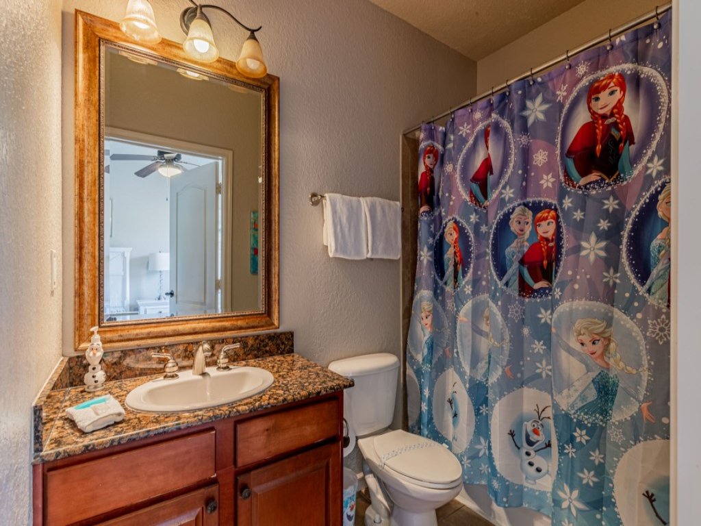  Bella Piazza Condo Vacation Rental in Davenport - RedAwning