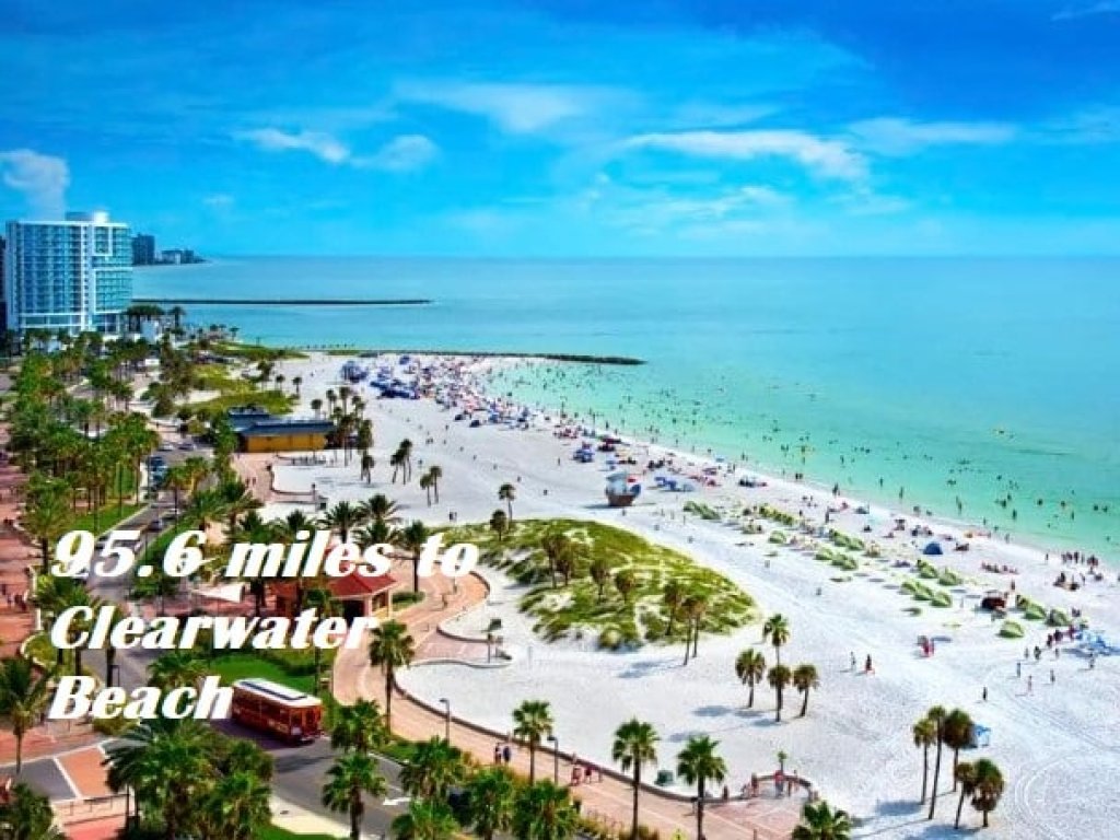 LKB4705AW 4 Bedroom villa in Lake Berkley Vacation Rental in Kissimmee - RedAwning