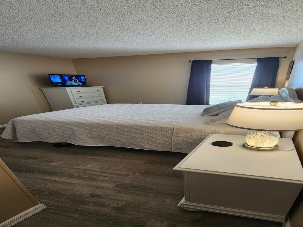 LKB4705AW 4 Bedroom villa in Lake Berkley Vacation Rental in Kissimmee - RedAwning