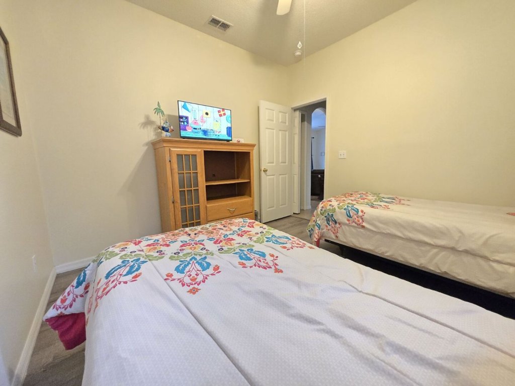 WR1057DL 4 Bedroom Villa in Westridge Vacation Rental in Davenport - RedAwning