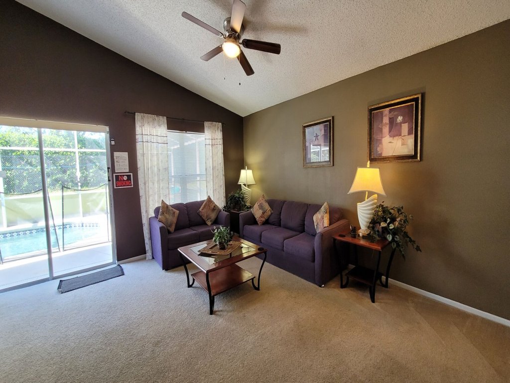 HL740BD 4 Bedroom Villa in Hampton Lakes Vacation Rental in Davenport - RedAwning