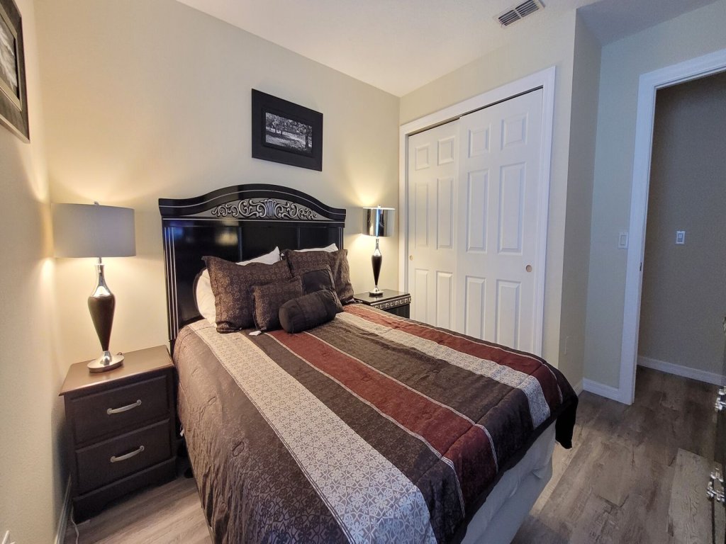 BT652RB 4 Bedroom Villa in Bella Toscana Vacation Rental in Davenport - RedAwning
