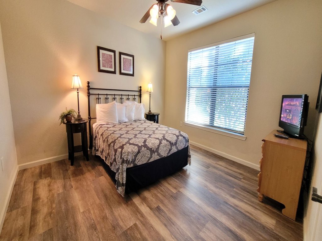 BP914CP 3 Bedroom Condo in Bella Piazza Vacation Rental in Davenport - RedAwning