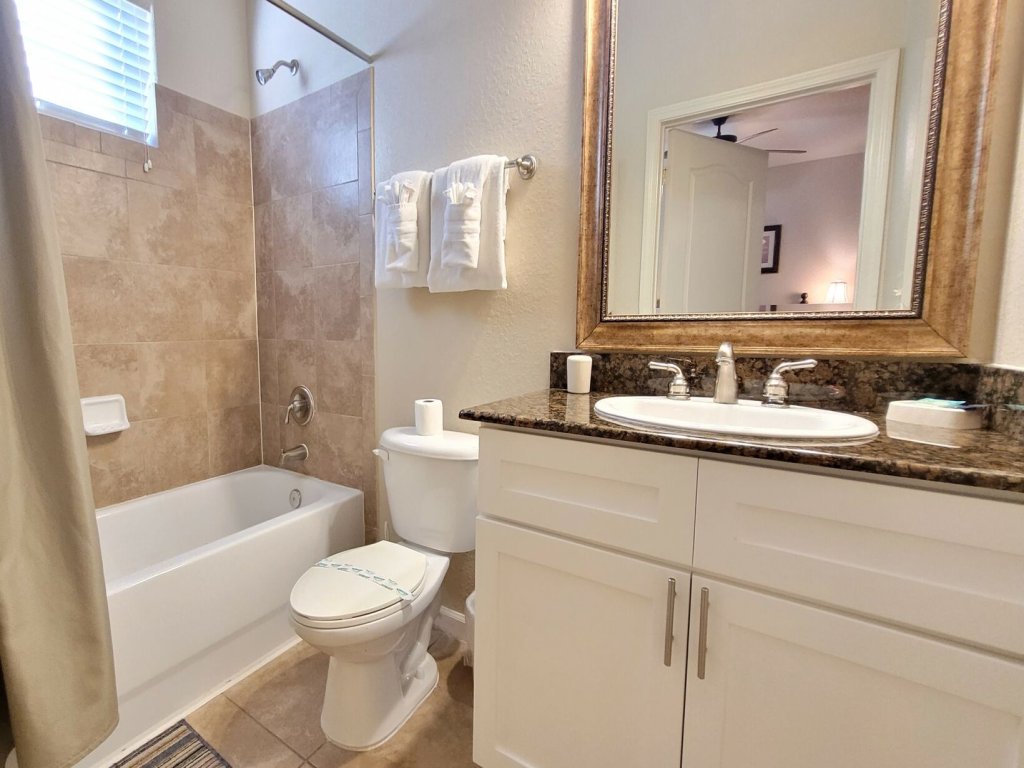 BP914CP 3 Bedroom Condo in Bella Piazza Vacation Rental in Davenport - RedAwning
