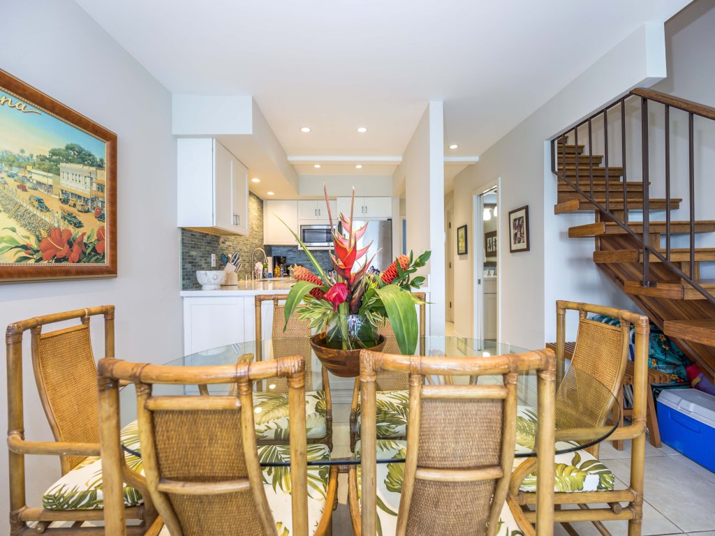 Noelani 304 3 Bedroom/2.5 Bath Condo Vacation Rental in Lahaina - RedAwning