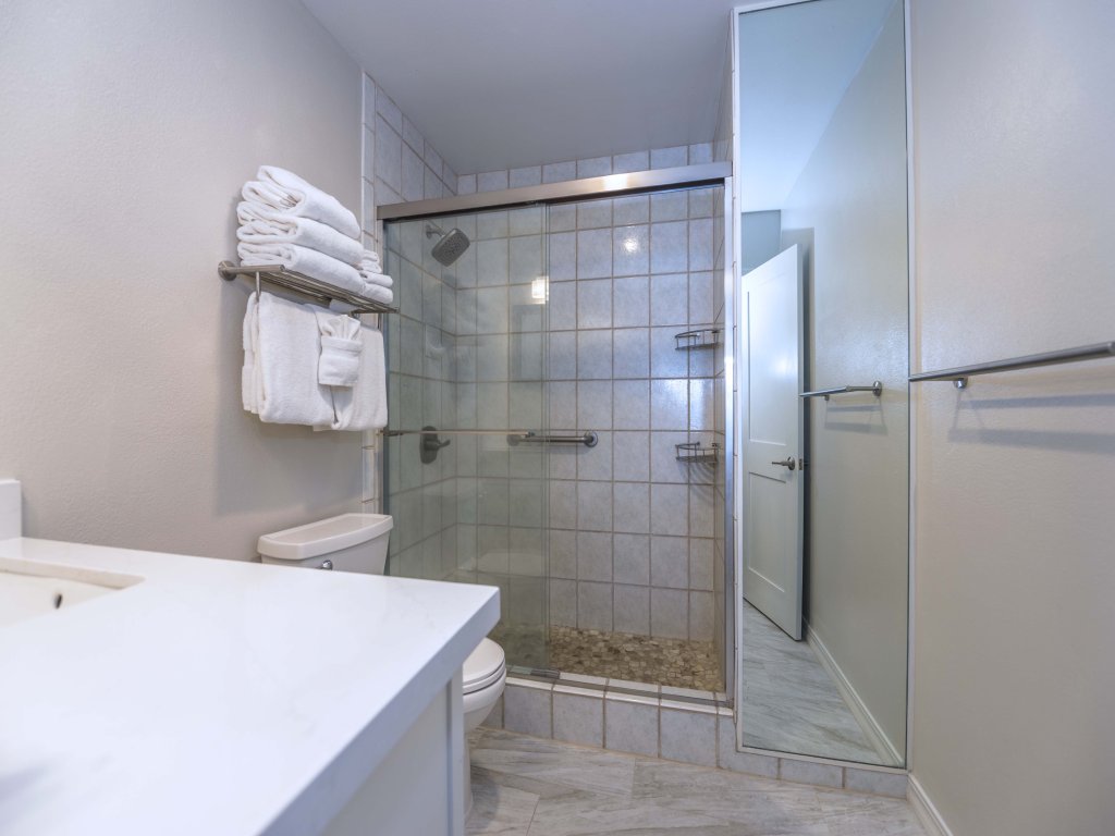 Noelani 304 3 Bedroom/2.5 Bath Condo Vacation Rental in Lahaina - RedAwning