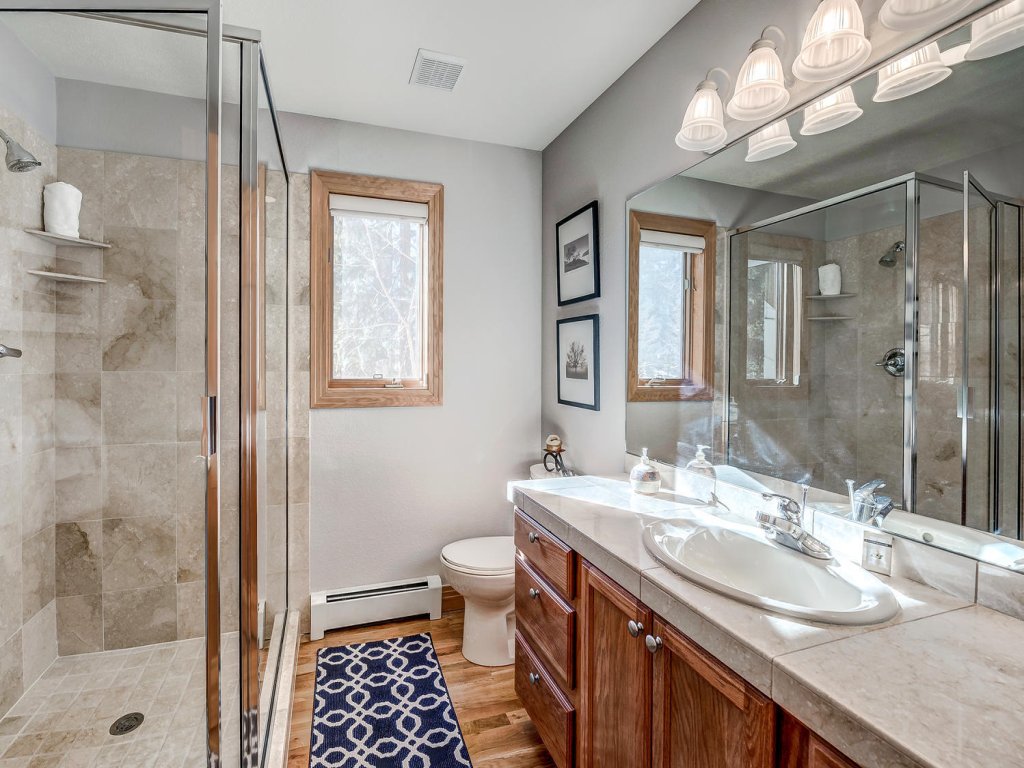 Streamside 333B Vacation Rental in Colorado - RedAwning
