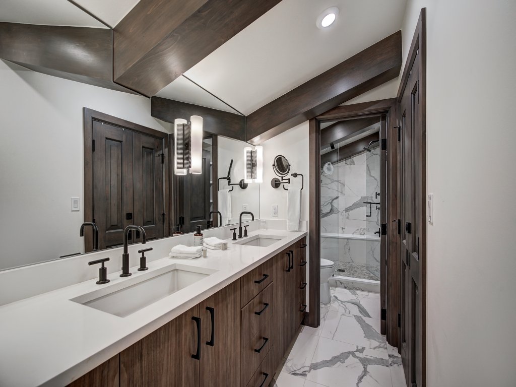 Elegant 3 Bedroom Condo Lodge at Vail Save 20% on 7+ Nights! Vacation Rental in Vail - RedAwning