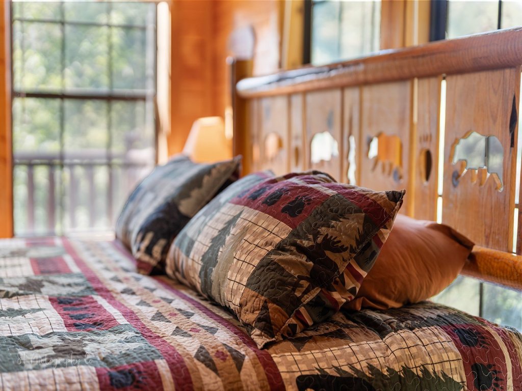 Paw Prints Secluded Mountain View Cabin with Hot Tub and Pool Table Vacation Rental in Sevierville - RedAwning