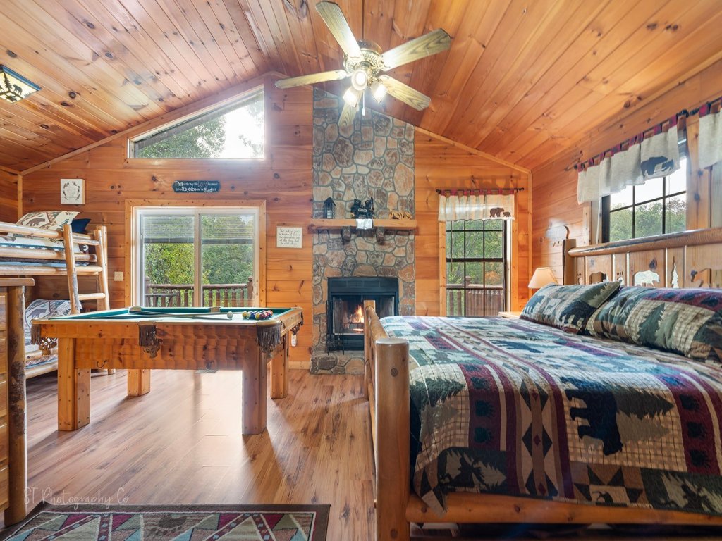 Paw Prints Secluded Mountain View Cabin with Hot Tub and Pool Table Vacation Rental in Sevierville - RedAwning