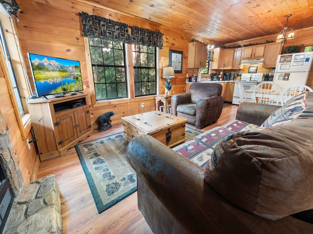 Paw Prints Secluded Mountain View Cabin with Hot Tub and Pool Table Vacation Rental in Sevierville - RedAwning