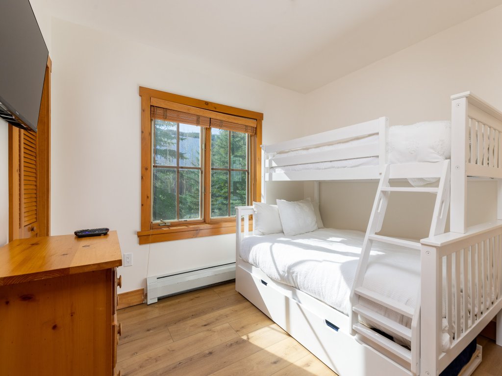 8577 Expedition Station Vacation Rental in Keystone - RedAwning