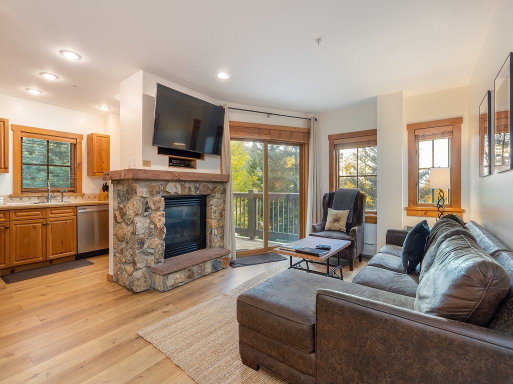 8577 Expedition Station Vacation Rental in Keystone - RedAwning
