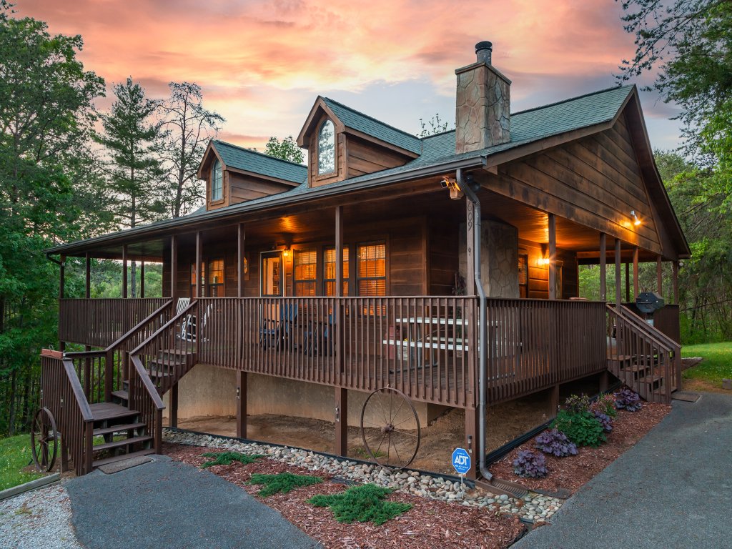 Inspiration Point Vacation Rental in Sevierville - RedAwning