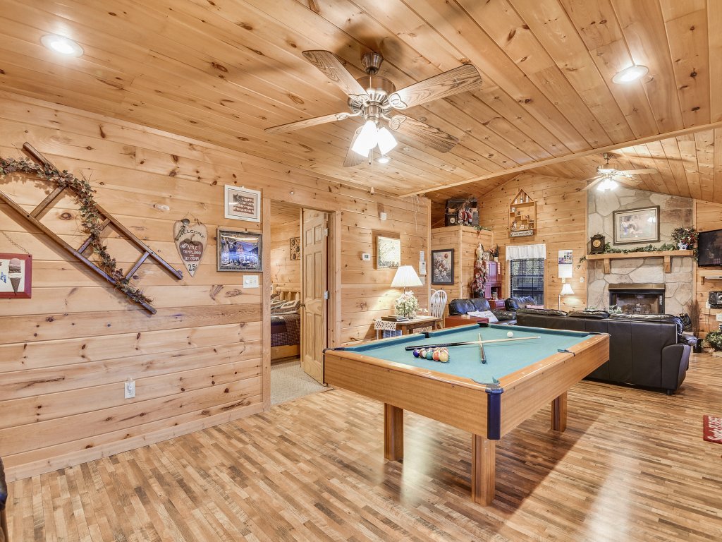 Inspiration Point Vacation Rental in Sevierville - RedAwning