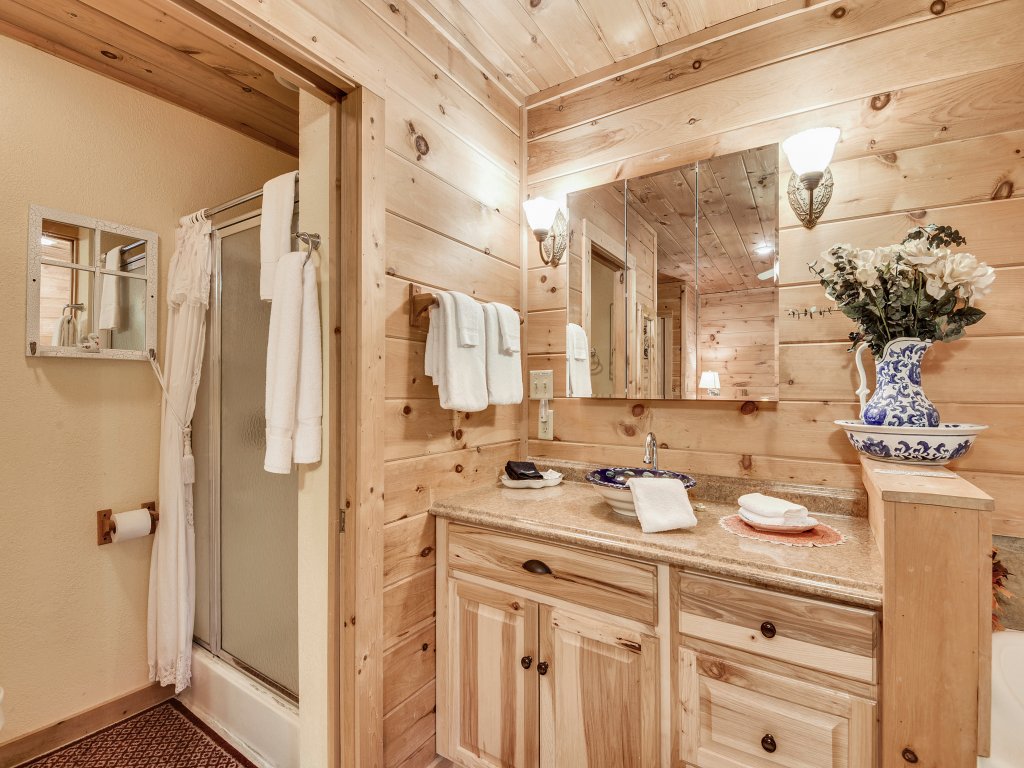 Inspiration Point Vacation Rental in Sevierville - RedAwning