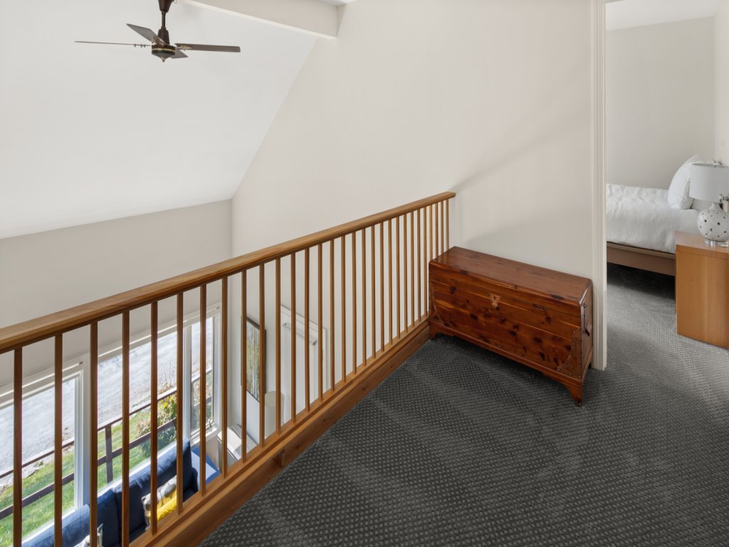 41 Summit Condo Near Mountain Shuttle Vacation Rental in Warren - RedAwning