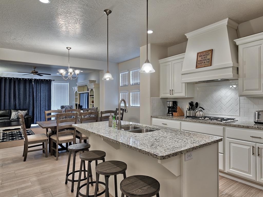 Red Rock Getaway Vacation Rental in St. George - RedAwning
