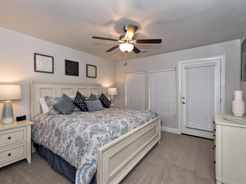 Red Rock Getaway Vacation Rental in St. George - RedAwning