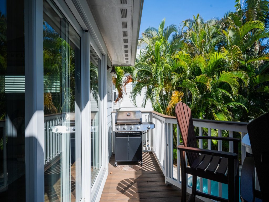 409 73RD ST Vacation Rental in Holmes Beach - RedAwning