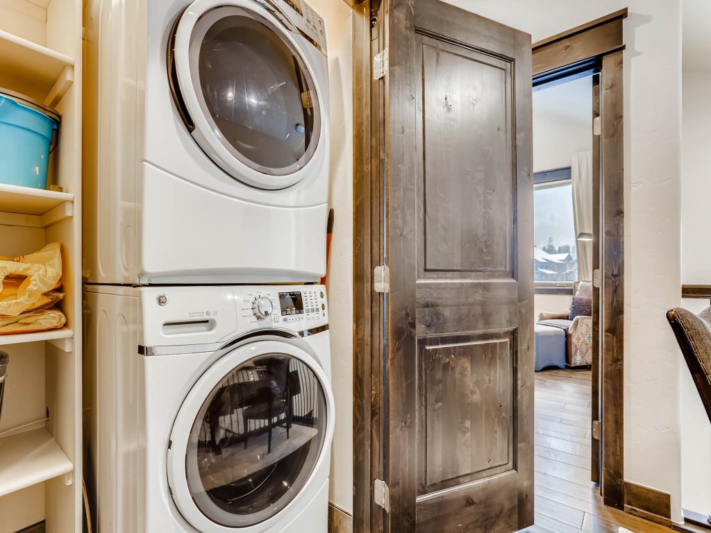 New Luxury 3Bdr townhome with Stunning Décor, Mountain Views Vacation Rental in Keystone - RedAwning