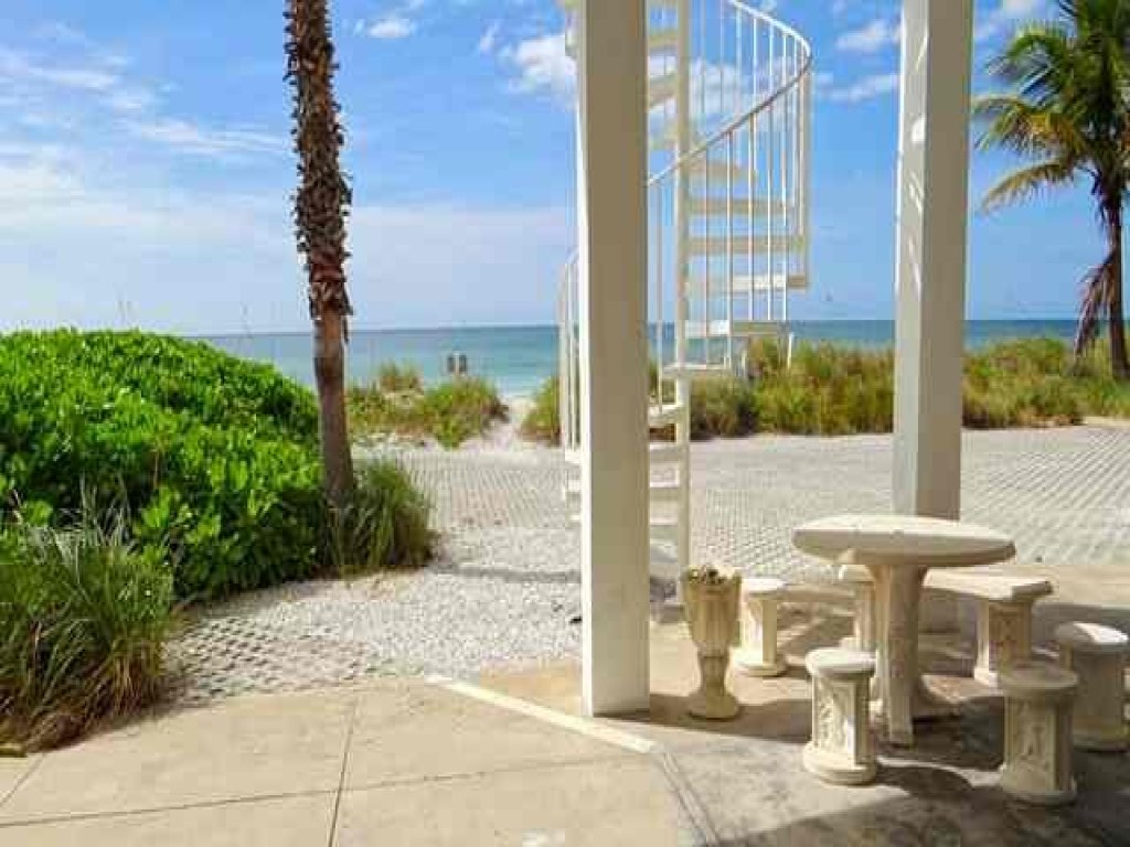 2106 GULF DR UNIT B Vacation Rental in Bradenton Beach - RedAwning