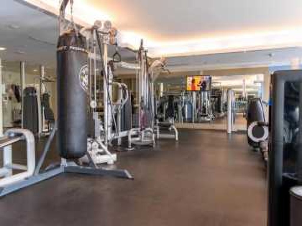 W Residences 1 Bedroom Suite Vacation Rental in Fort Lauderdale - RedAwning
