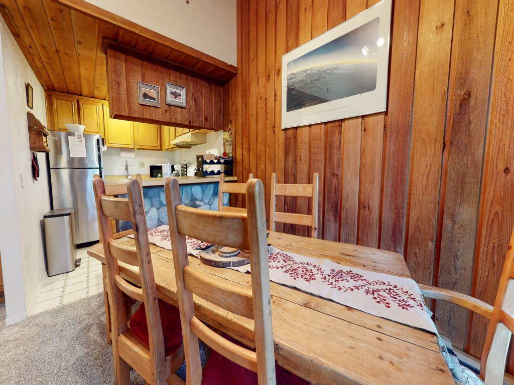 Val D'Isere #3 Vacation Rental in Mammoth Lakes - RedAwning