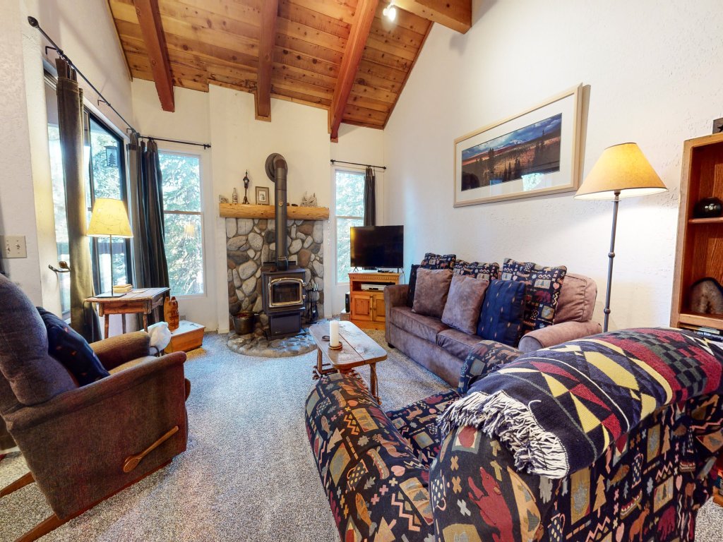 Val D'Isere #3 Vacation Rental in Mammoth Lakes - RedAwning