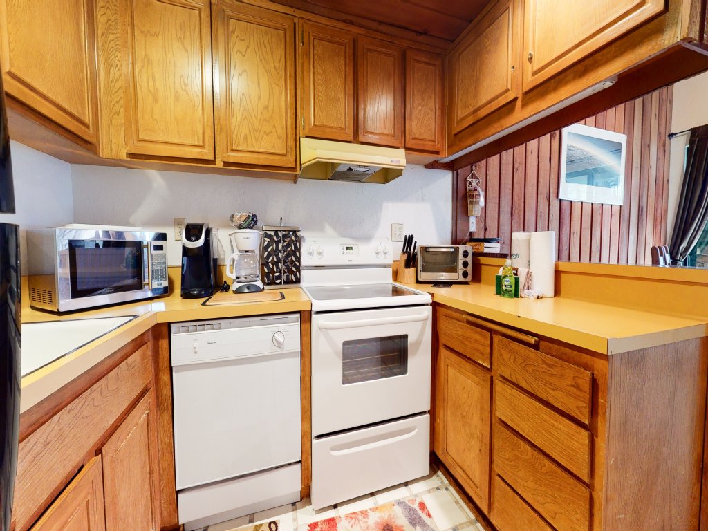 Val D'Isere #3 Vacation Rental in Mammoth Lakes - RedAwning