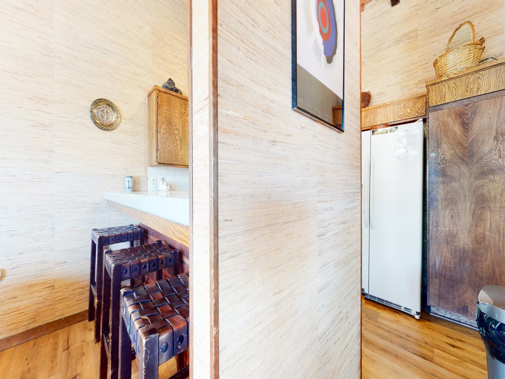 Mammoth West 124 Spacious Condo great for large group, Walk to Canyon Vacation Rental in Mammoth Lakes - RedAwning