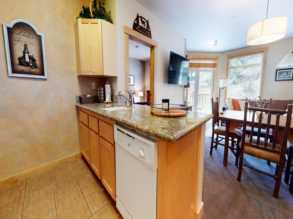 Sunstone 114 Updated Ski-In Ski-Out Condo At Sunstone Lodge with Great Complex Amenities Vacation Rental in Mammoth Lakes - RedAwning