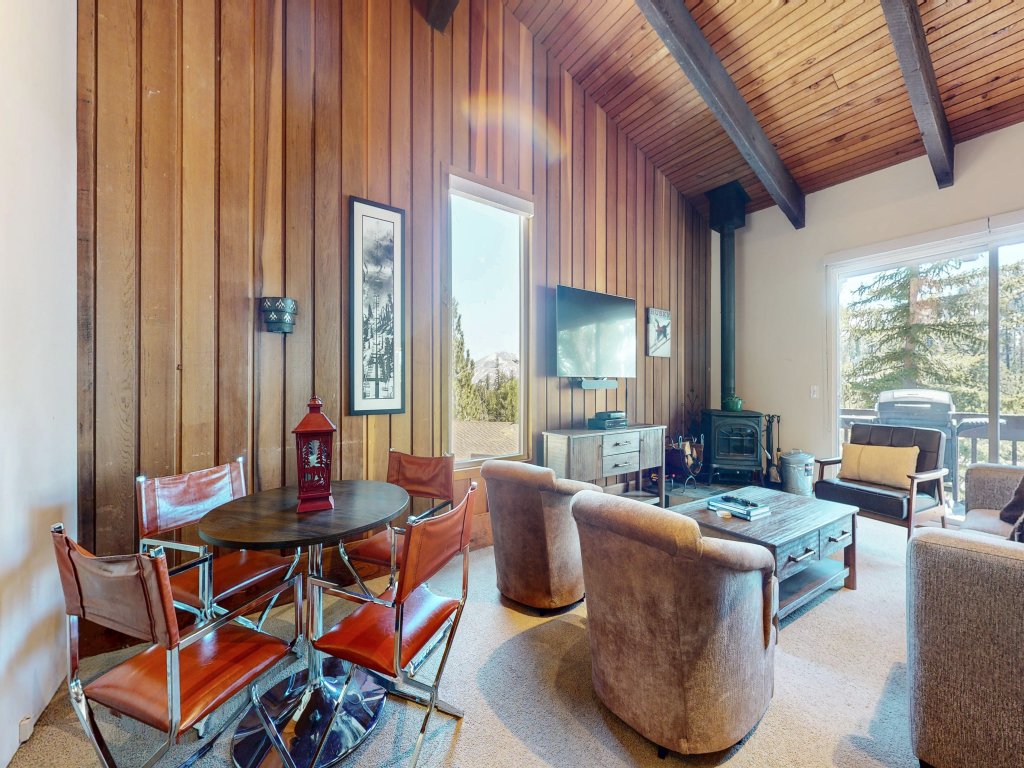 Mammoth West #140 Vacation Rental in Mammoth Lakes - RedAwning