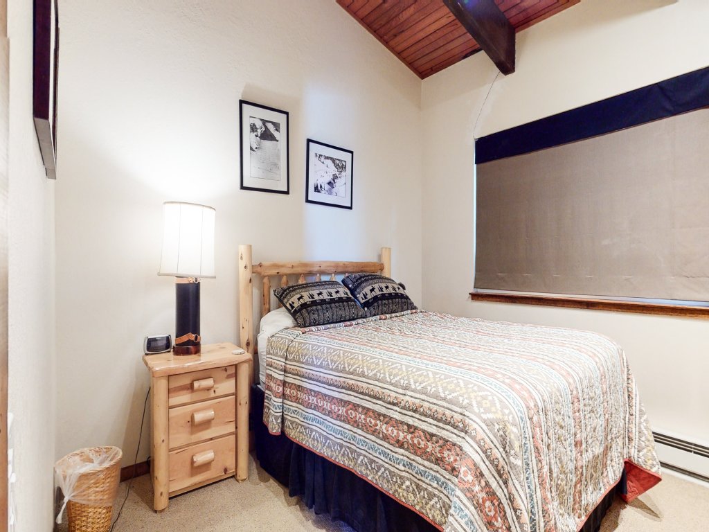 Mammoth West #140 Vacation Rental in Mammoth Lakes - RedAwning