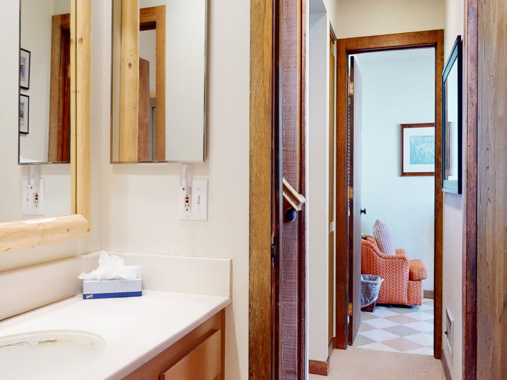 Mammoth West #140 Vacation Rental in Mammoth Lakes - RedAwning