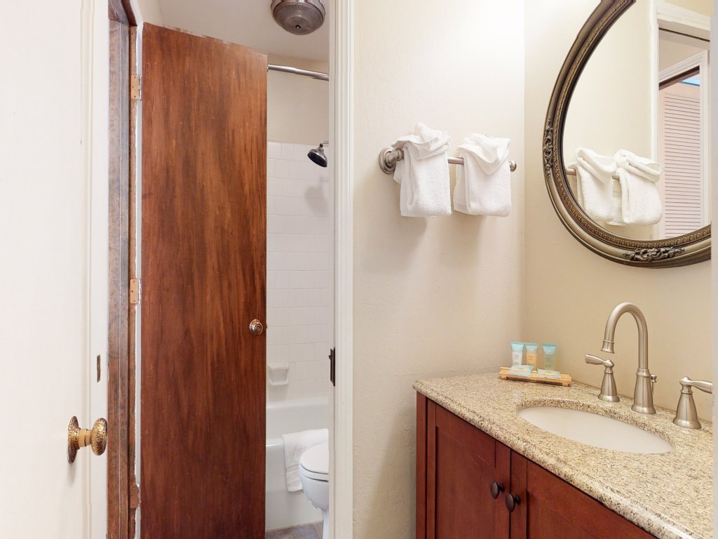 Chateau de Montagne 15 On The Shuttle Route, Walk to Shopping Center, Washer Dryer Vacation Rental in Mammoth Lakes - RedAwning