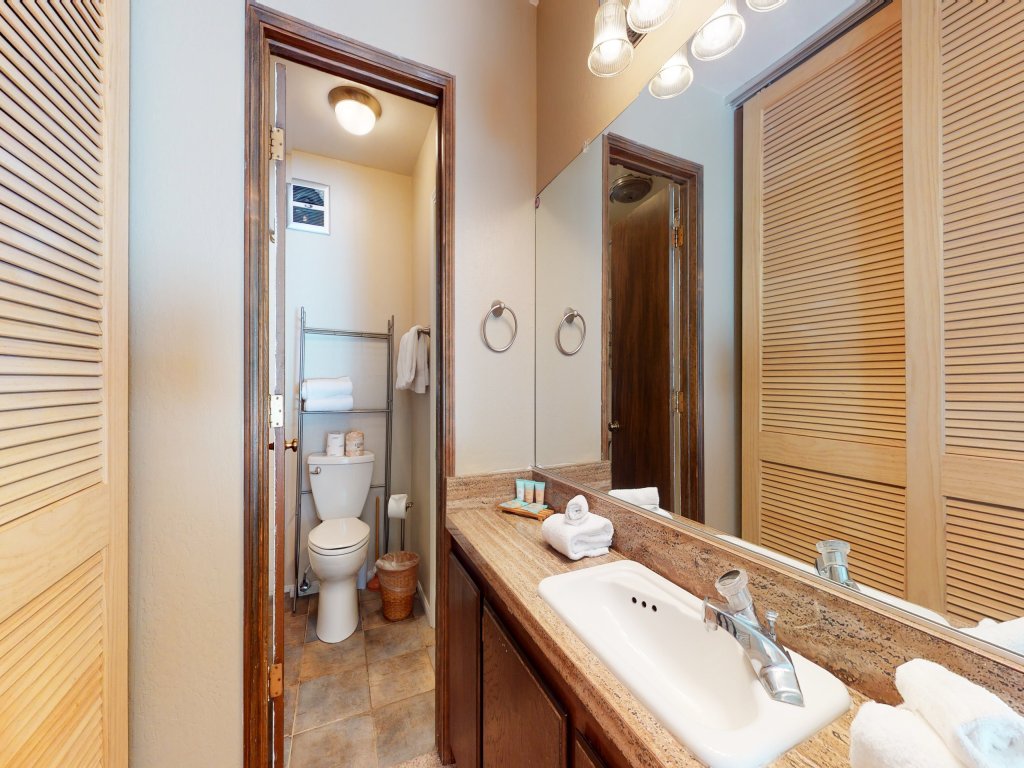 Chateau de Montagne 15 On The Shuttle Route, Walk to Shopping Center, Washer Dryer Vacation Rental in Mammoth Lakes - RedAwning
