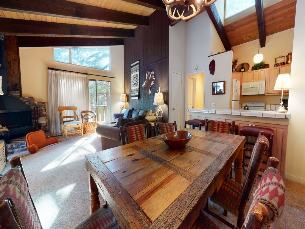 Chateau de Montagne 23 Spacious Family Condo With Great Complex Amenities On Shuttle Route Vacation Rental in Mammoth Lakes - RedAwning