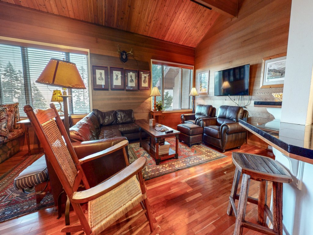 Bridges Townhome 9 Deluxe, Mountain View Townhome with Private Decks and Washer Dryer, Walk to Slopes Vacation Rental in Mammoth Lakes - RedAwning