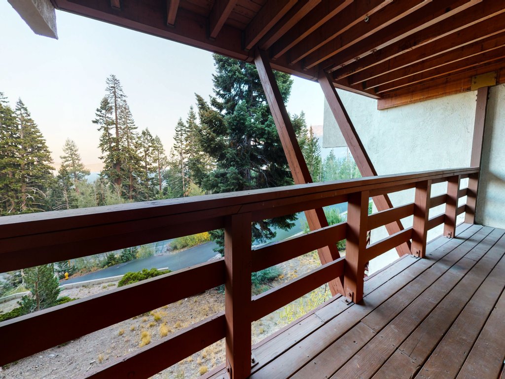 Bridges Townhome 9 Deluxe, Mountain View Townhome with Private Decks and Washer Dryer, Walk to Slopes Vacation Rental in Mammoth Lakes - RedAwning