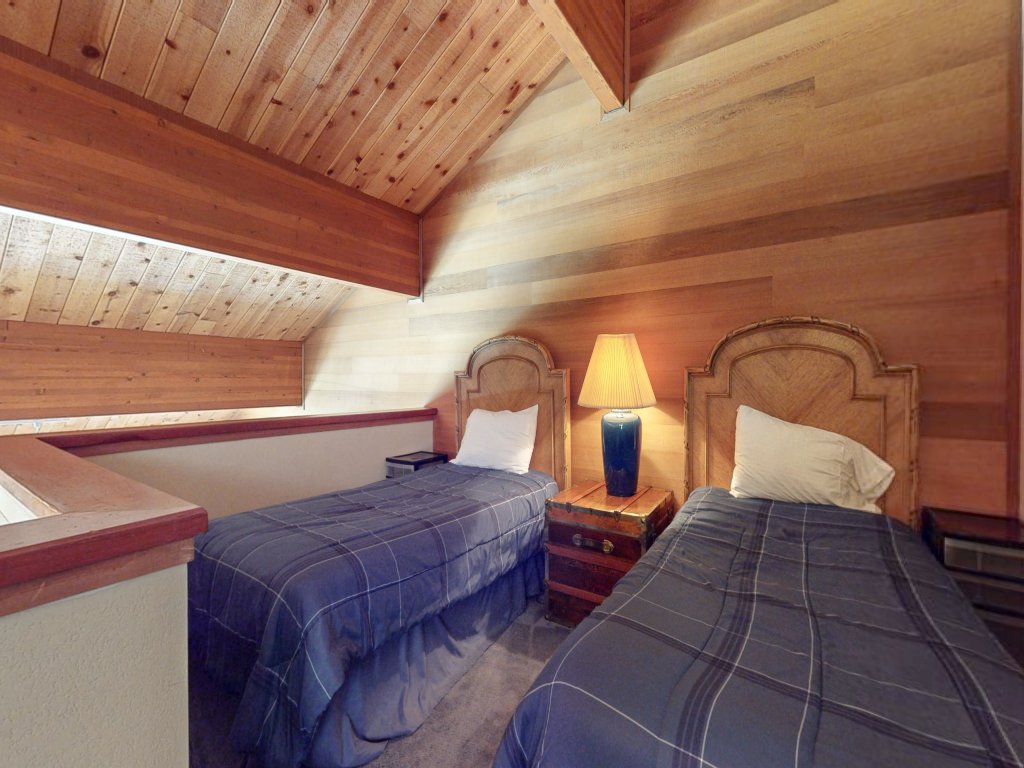 Bridges Townhome 13 Mountain View Townhome just Steps to the Slopes with Private Garage and Washer Dryer Vacation Rental in Mammoth Lakes - RedAwning