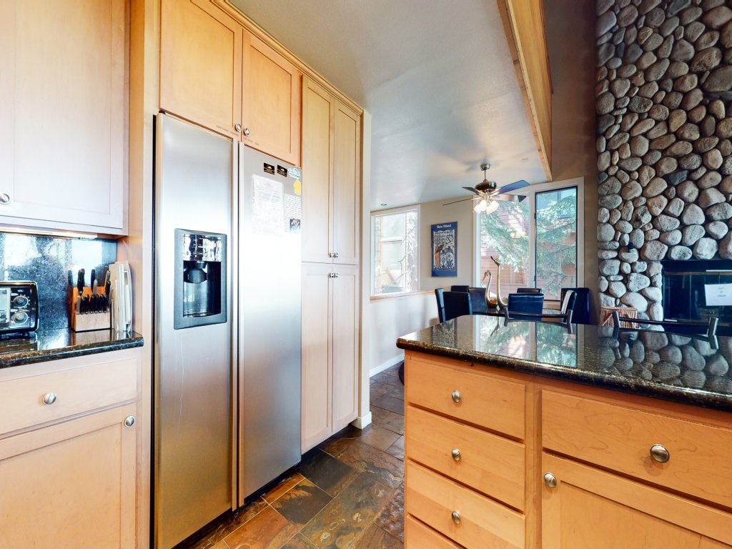Bridges Townhome 13 Mountain View Townhome just Steps to the Slopes with Private Garage and Washer Dryer Vacation Rental in Mammoth Lakes - RedAwning