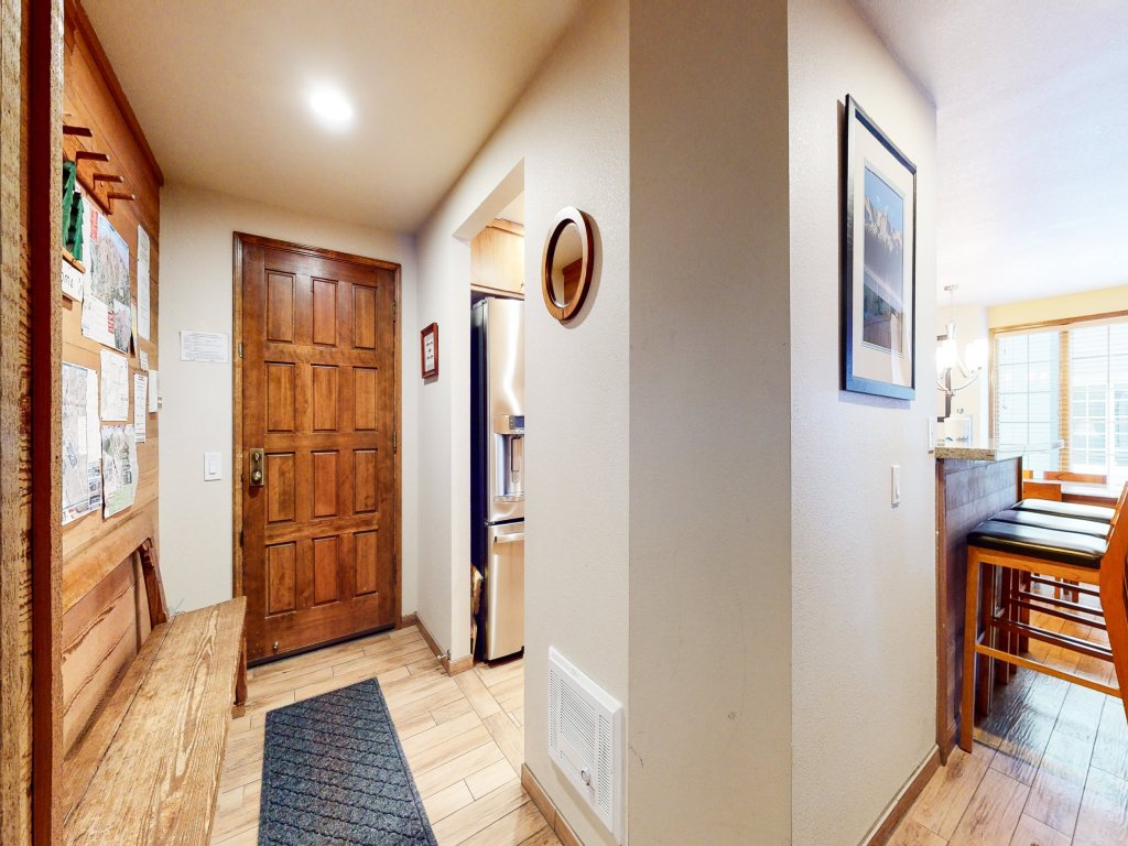 Sierra Megeve 7 Deluxe Remodeled Condo, Just A Short Walk To Canyon Lodge Vacation Rental in Mammoth Lakes - RedAwning