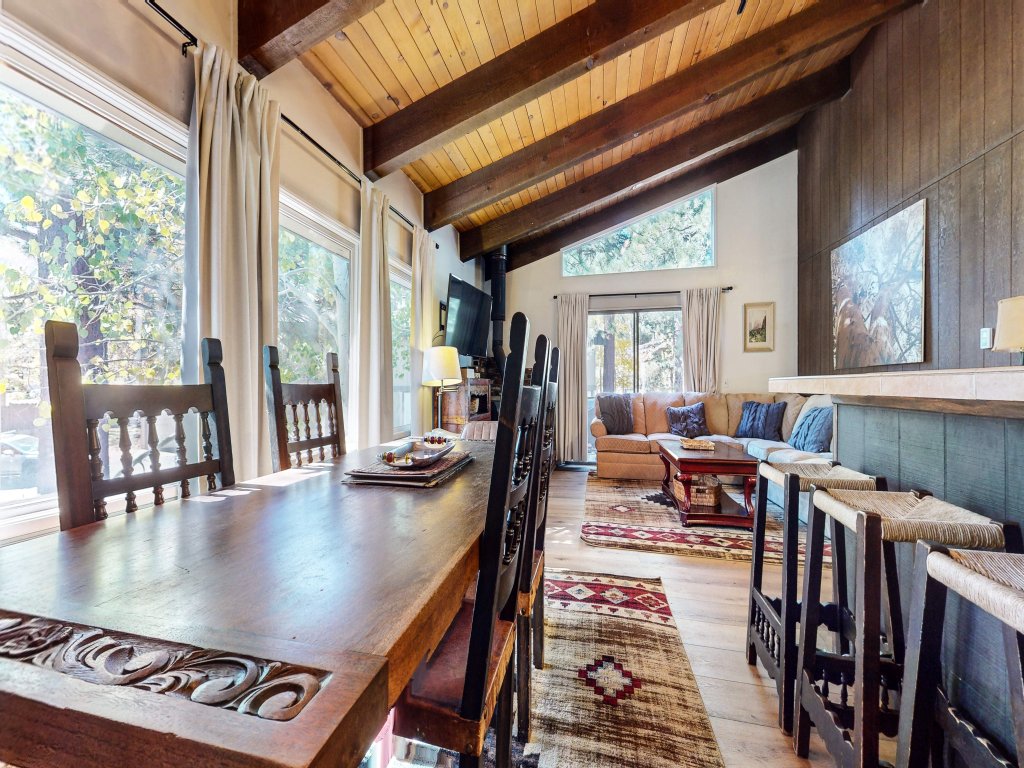 Chateau de Montagne 17 Spacious Family Townhome with Great Complex Amenities On Shuttle Route Vacation Rental in Mammoth Lakes - RedAwning