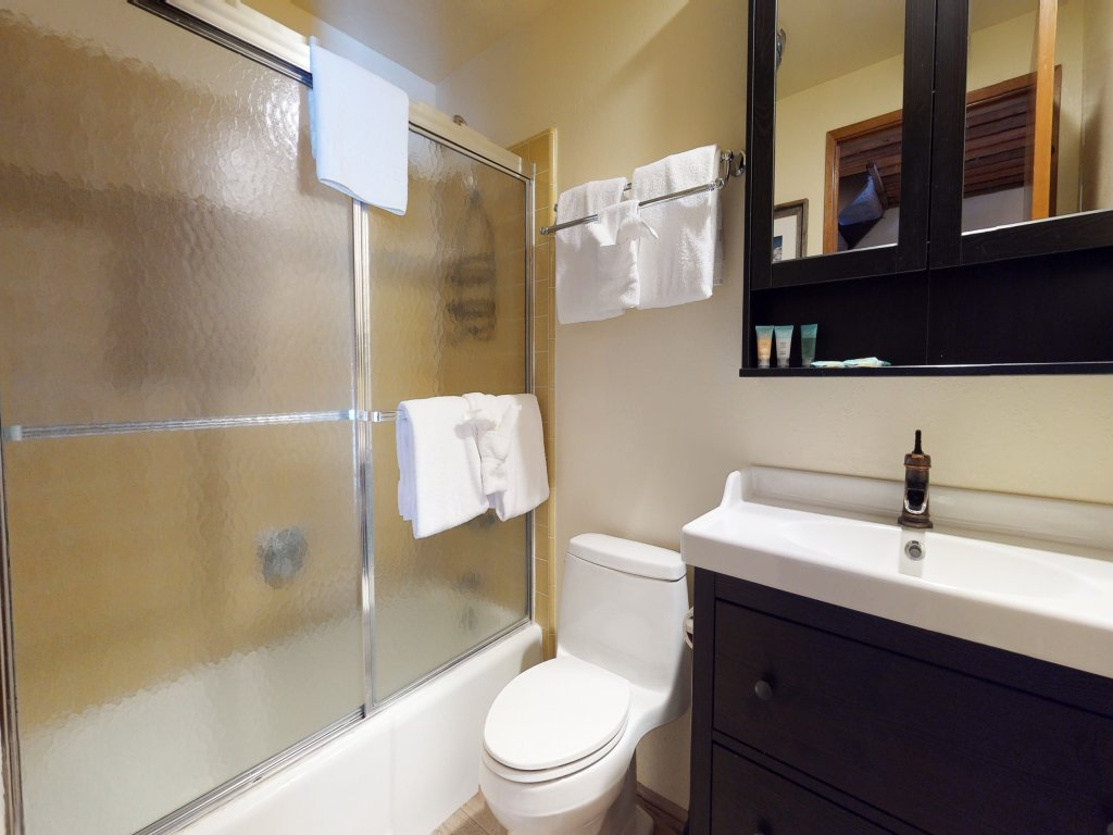 Val D'Isere #35 Vacation Rental in Mammoth Lakes - RedAwning