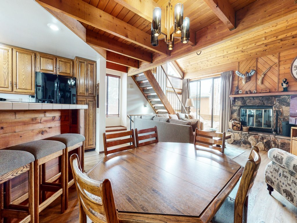 Snowflower 49 Spacious Corner Unit, Private Washer Dryer Vacation Rental in Mammoth Lakes - RedAwning