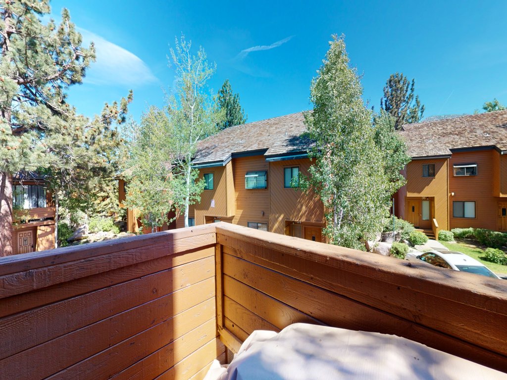 Snowflower 49 Spacious Corner Unit, Private Washer Dryer Vacation Rental in Mammoth Lakes - RedAwning