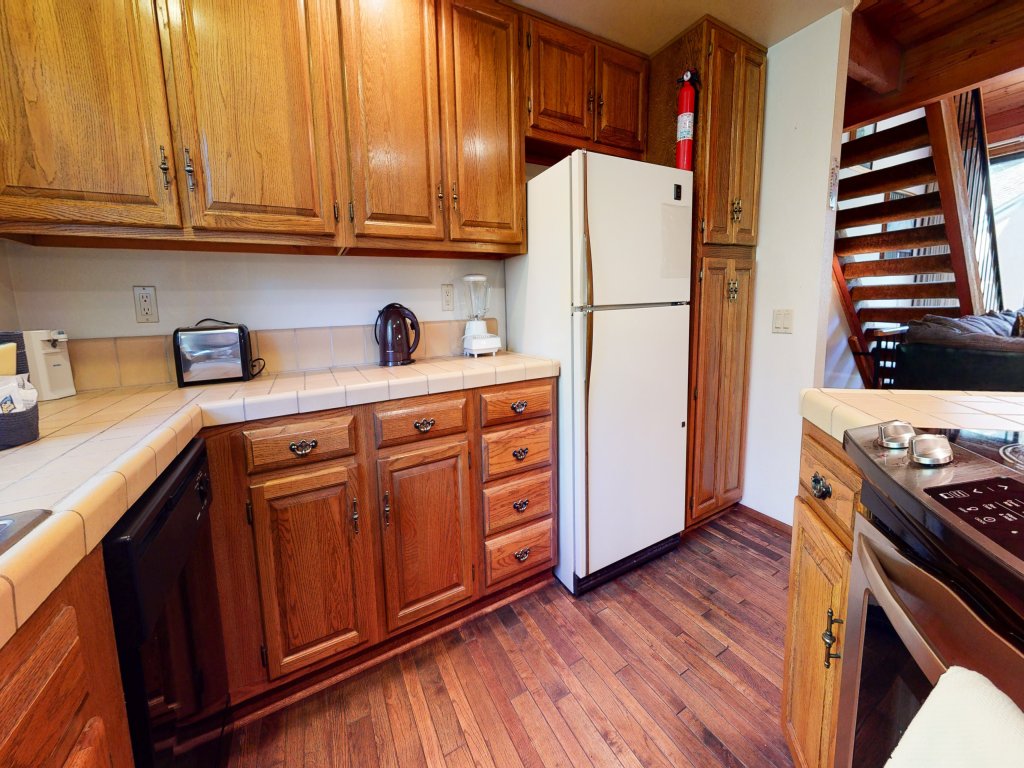 Snowflower 74 Spacious Condo with Great Complex Amenities, On The Shuttle Route Vacation Rental in Mammoth Lakes - RedAwning