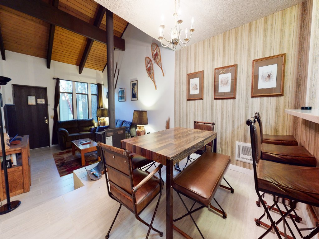 St. Moritz 12 Bright and cozy Mountain Cabin, Centrally Located Vacation Rental in Mammoth Lakes - RedAwning