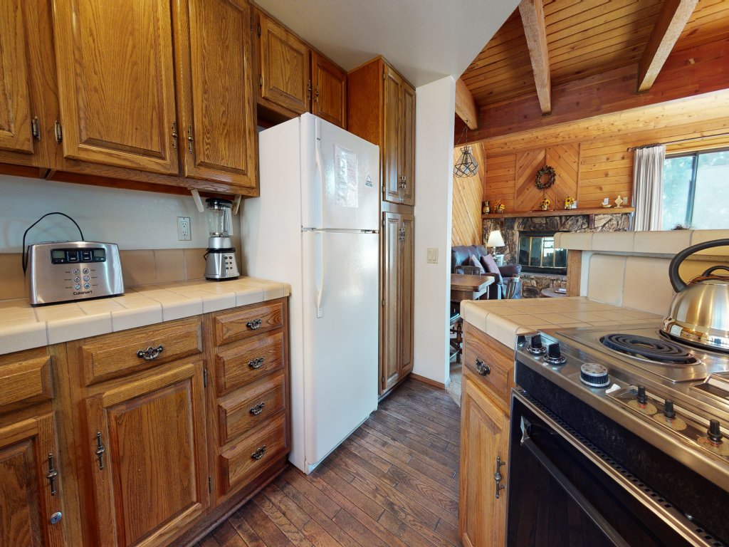 Snowflower 68 Spacious End Unit With Great Complex Amenities, Quiet Location Vacation Rental in Mammoth Lakes - RedAwning